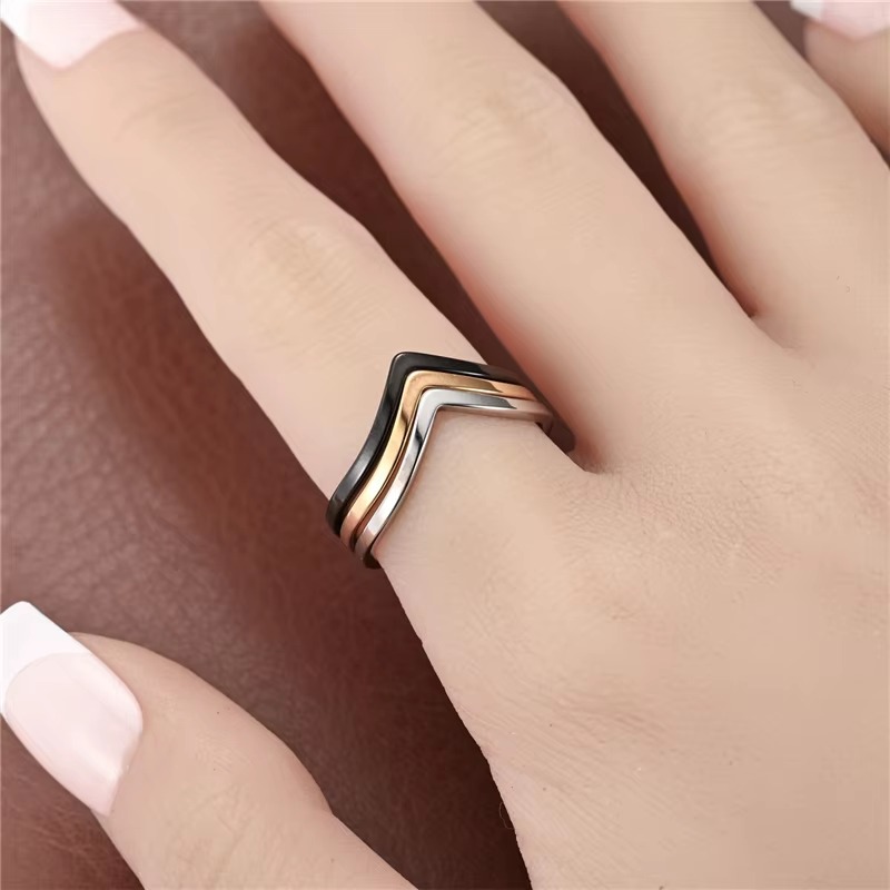 Minimalist Irregular Chevron V - Minimalist Ring Stackable ulasan dan harga