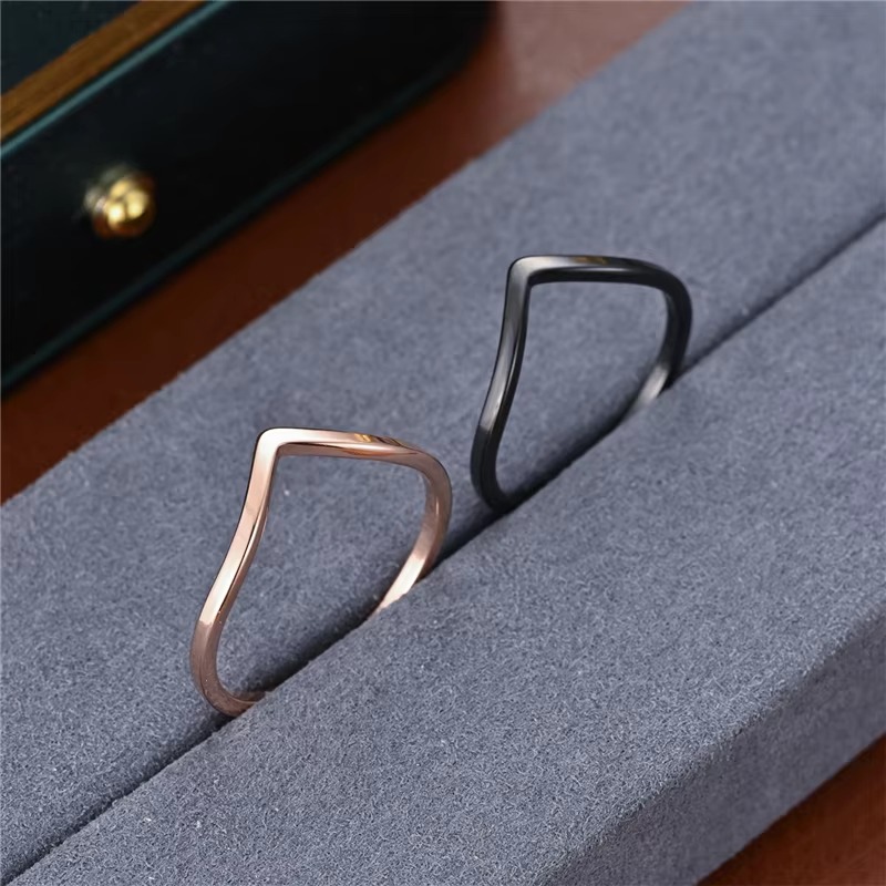 Minimalist Irregular Chevron V - Minimalist Ring Stackable ulasan dan harga