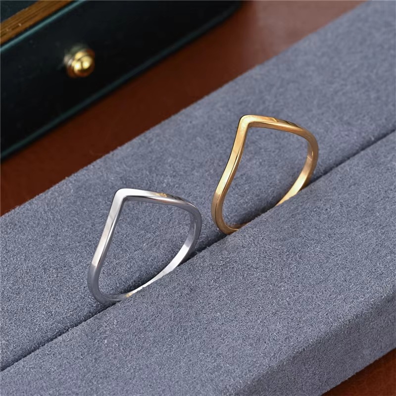 Minimalist Irregular Chevron V - Minimalist Ring Stackable ulasan dan harga
